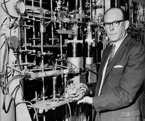 Willard Libby: el científico que revolucionó la arqueología con el carbono-14